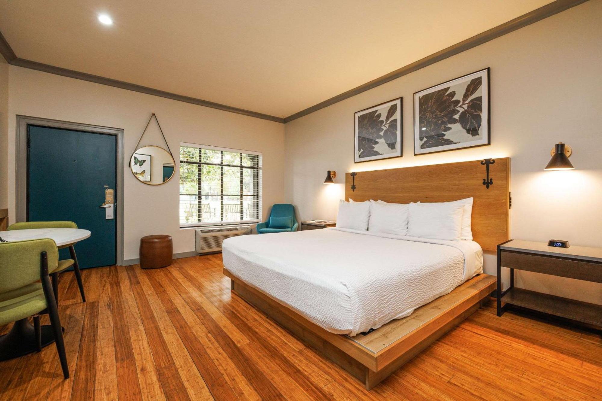 Inn Marin And Suites, Ascend Hotel Collection Новато Экстерьер фото